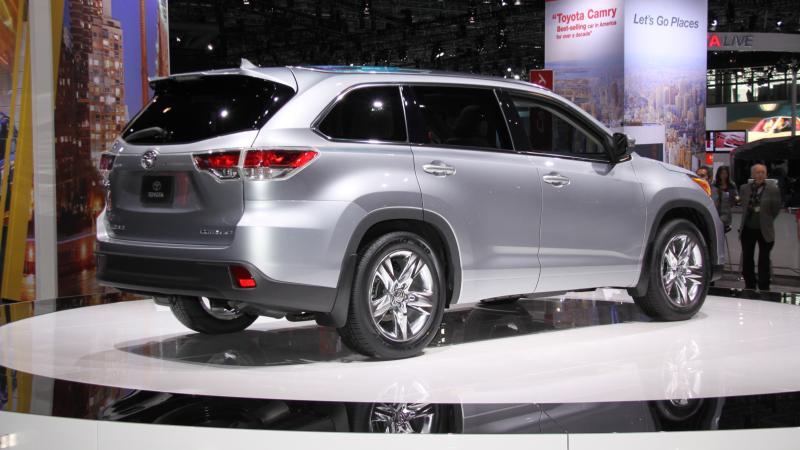 Illustration for article titled Toyota Has A Secret Way To Lure Small Children Into The 2014 Highlander